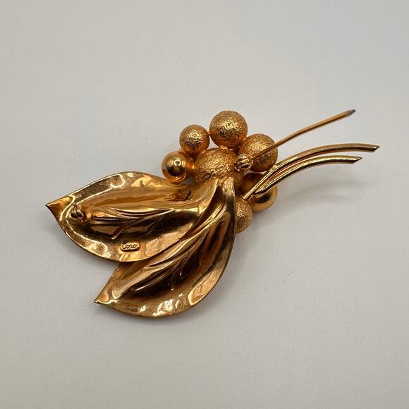 Vintage Coro Brooch Gold Tone Leaf Berries Large Pin Mid Century Modern - Picture 8 of 10